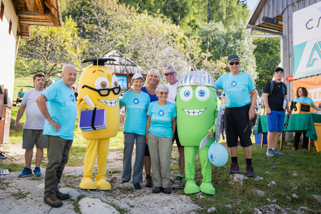 Dobrodelni pohod na Sv. Primož_Modre novice 